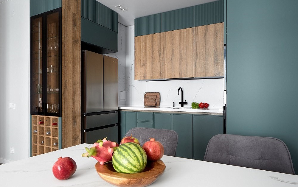 Умная кухня с интегрированным винным стеллажом