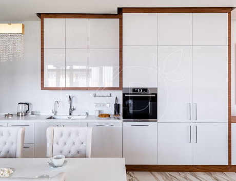 белая кухня в современном стиле