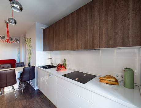 Светлая кухня в Санкт-Петербурге