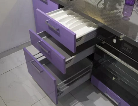 Фиолетовая кухня в Ярославле