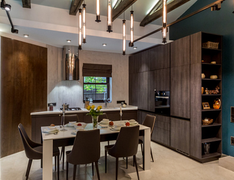 Коричневая кухня в Мурманске