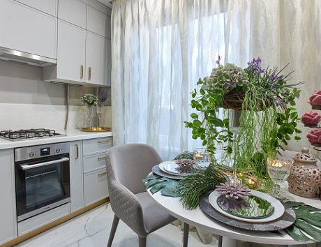 Светлая кухня в Сочи