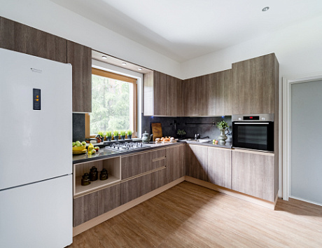 Коричневая кухня в Анапе