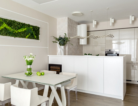 Светлая кухня в Сочи