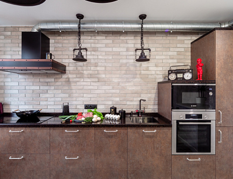 Коричневая кухня в Новосибирске