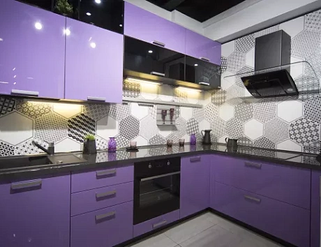 Фиолетовая кухня во Владивостоке