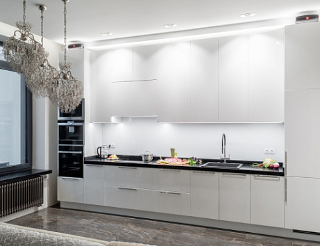 Белая кухня в Липецке