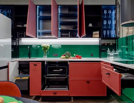 Красная кухня в Южно-Сахалинске